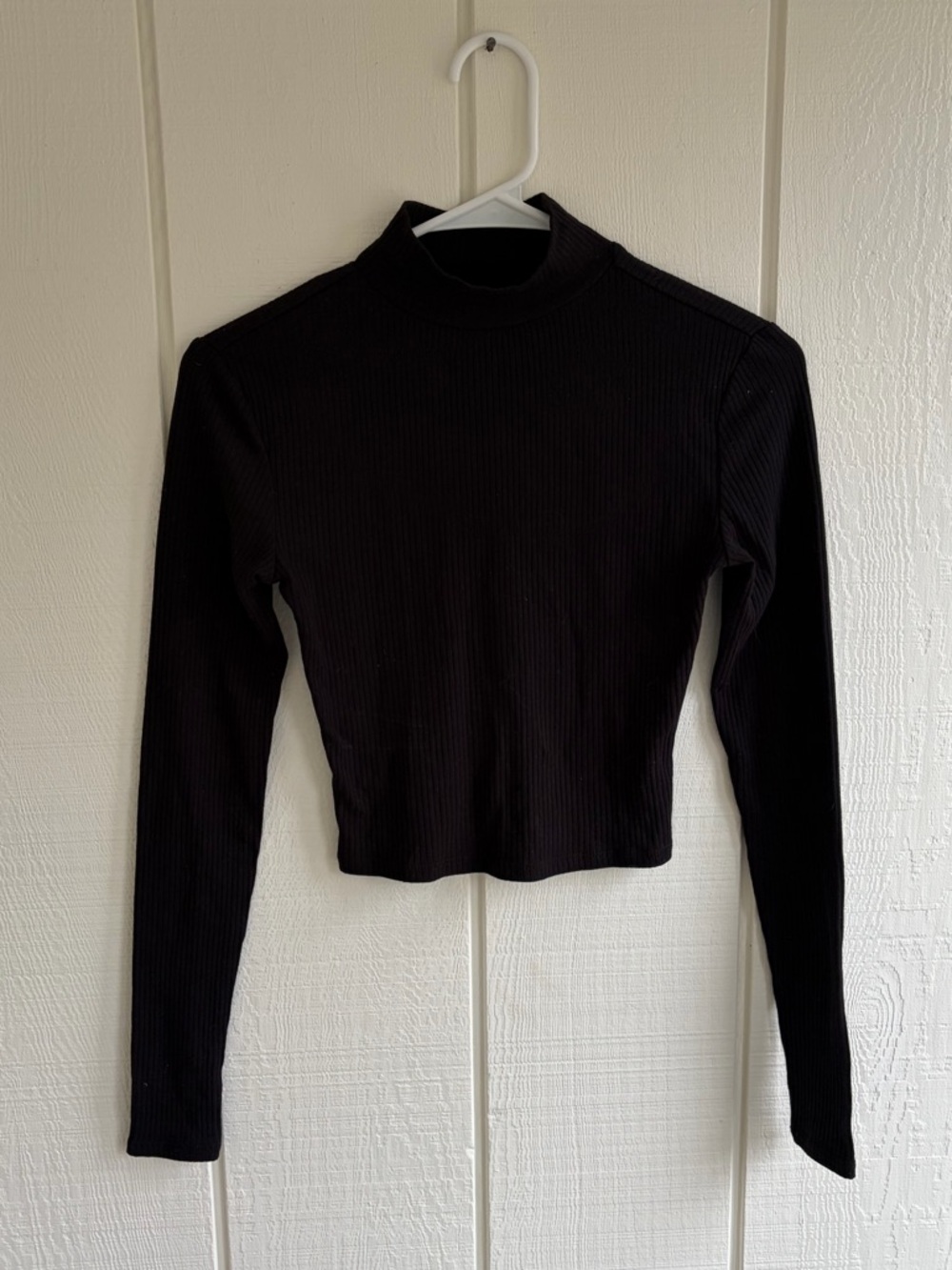 Arizona Jean Company Black Ribbed Long-Sleeve Mock Neck Crop Top